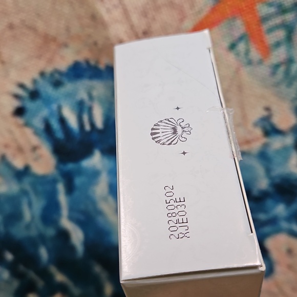 Flower Knows Shell's Jewel Eyeshadow Palette Moonlight Pearl